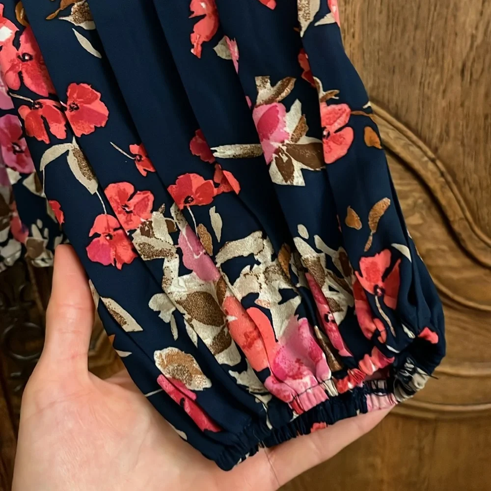 Collection by Bobeau V-Neck Puffed Sleeve Top Floral Keyhole - Picture 7 of 9